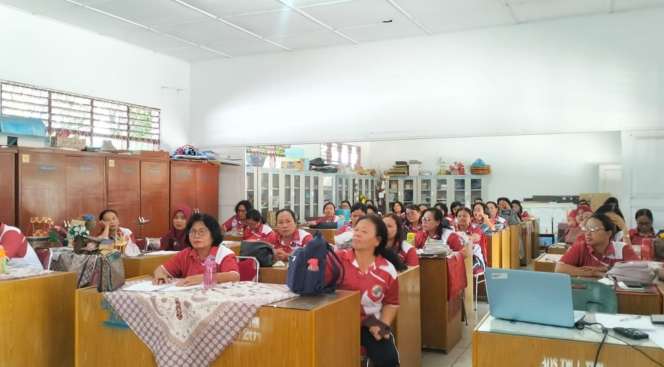 Kadis Koperasi UKM dan Perdagangan melakukan pembinaan kepada para Pengurus dan anggota Koperasi